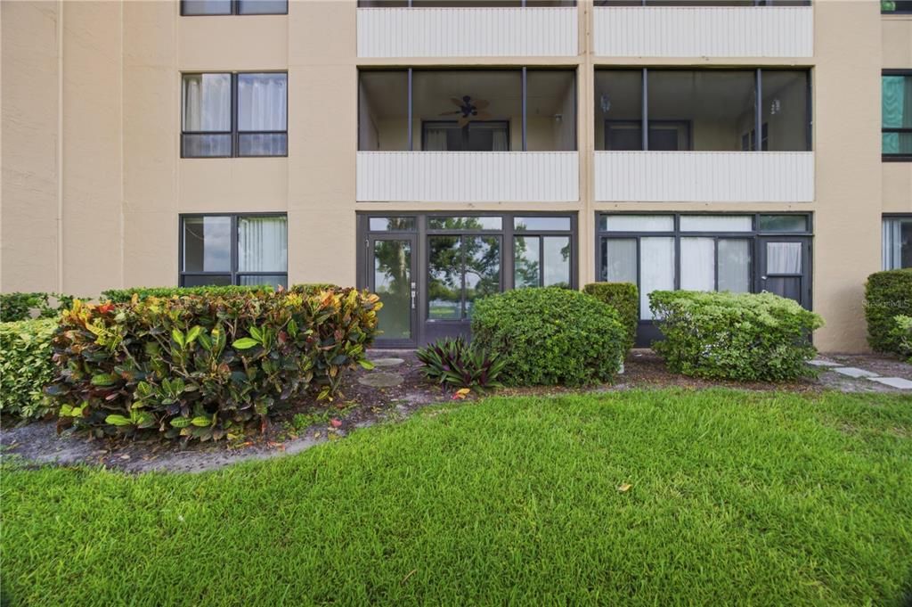 For Sale: $150,000 (1 beds, 1 baths, 810 Square Feet)