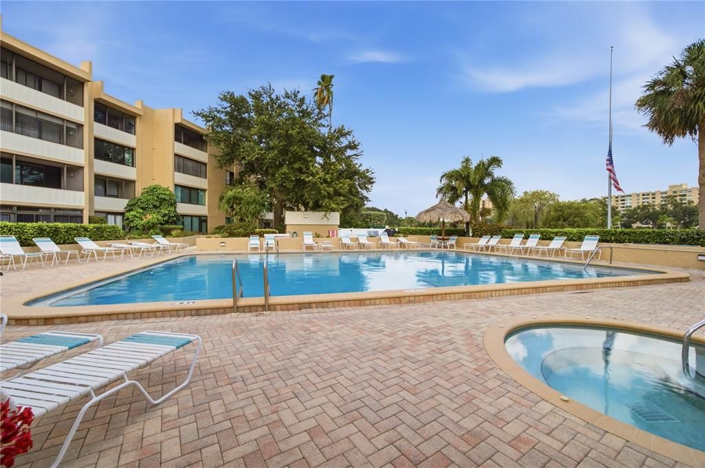 For Sale: $150,000 (1 beds, 1 baths, 810 Square Feet)