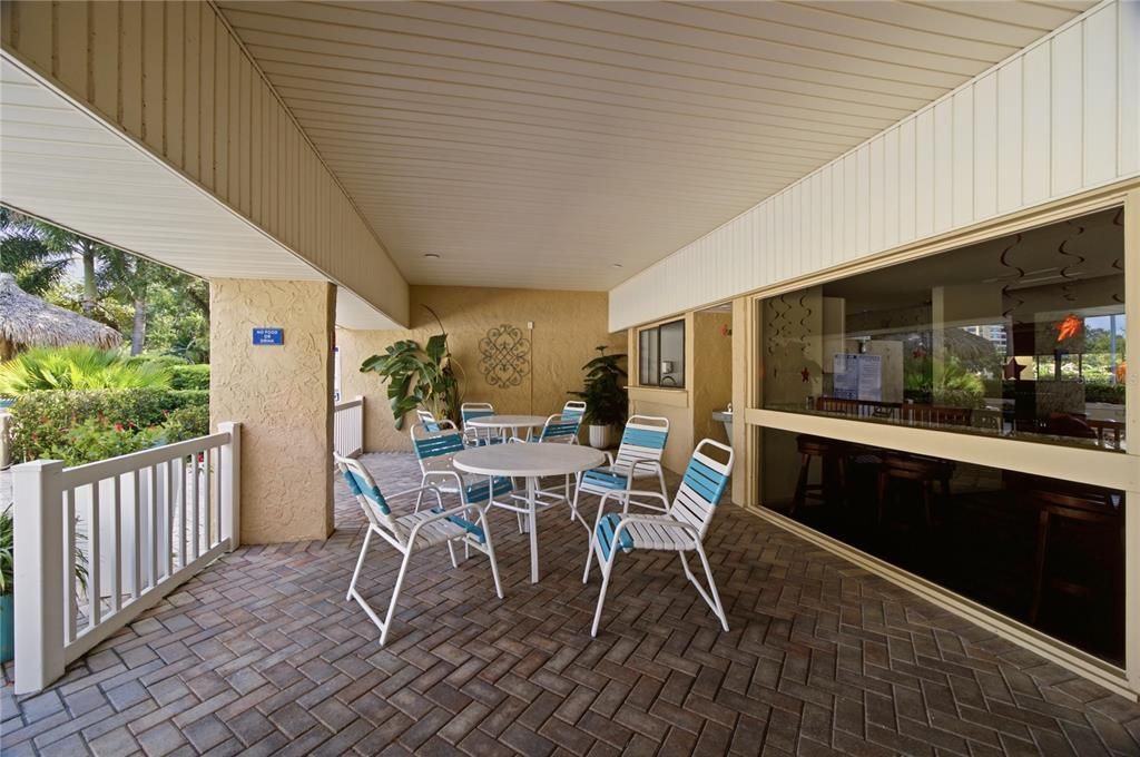 For Sale: $150,000 (1 beds, 1 baths, 810 Square Feet)