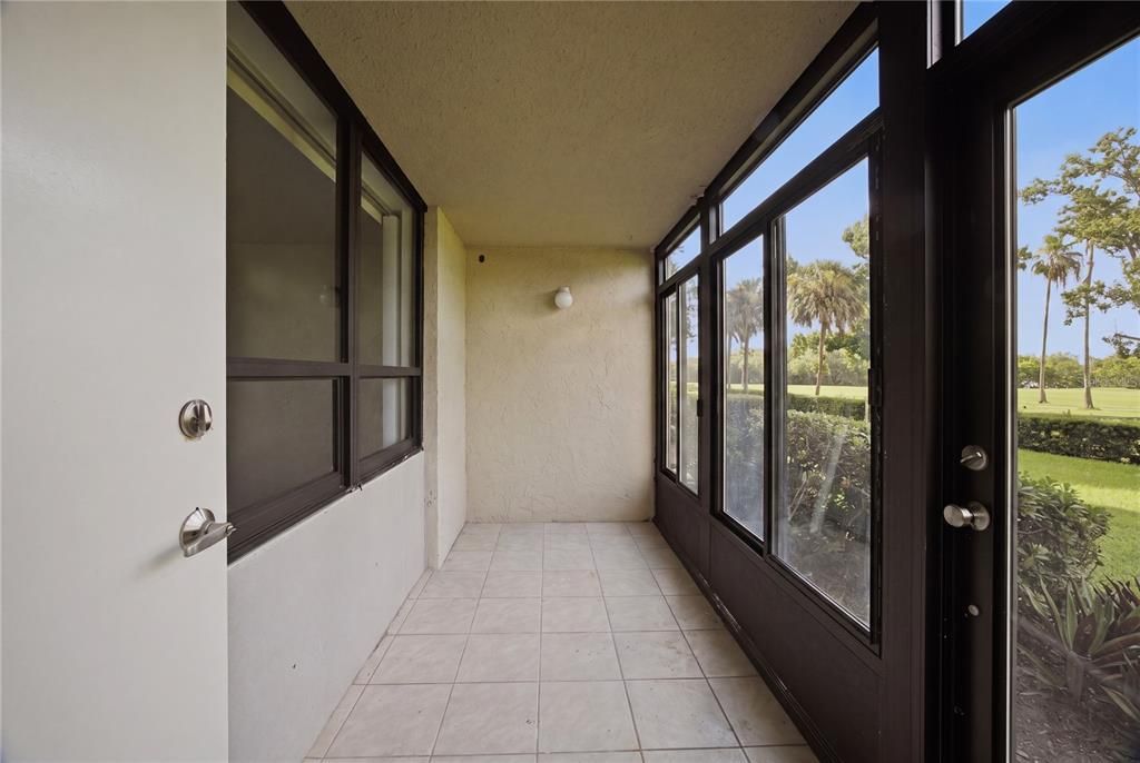 For Sale: $150,000 (1 beds, 1 baths, 810 Square Feet)