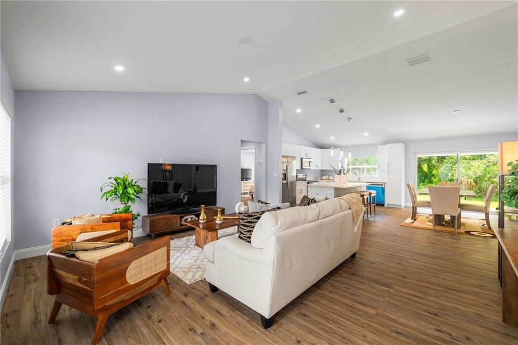 En Venta: $324,900 (3 camas, 2 baños, 1534 Pies cuadrados)