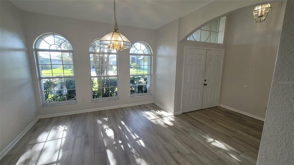 For Rent: $2,500 (4 beds, 2 baths, 2087 Square Feet)