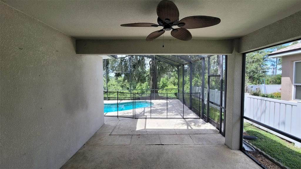 For Rent: $2,500 (4 beds, 2 baths, 2087 Square Feet)