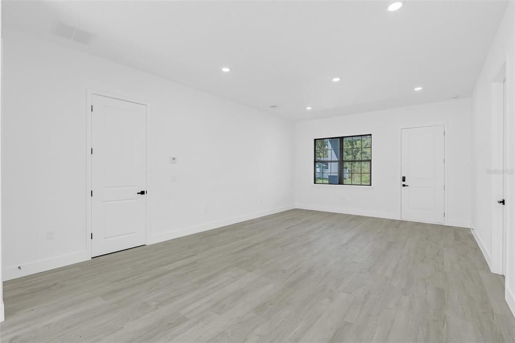 For Sale: $399,000 (4 beds, 3 baths, 2222 Square Feet)
