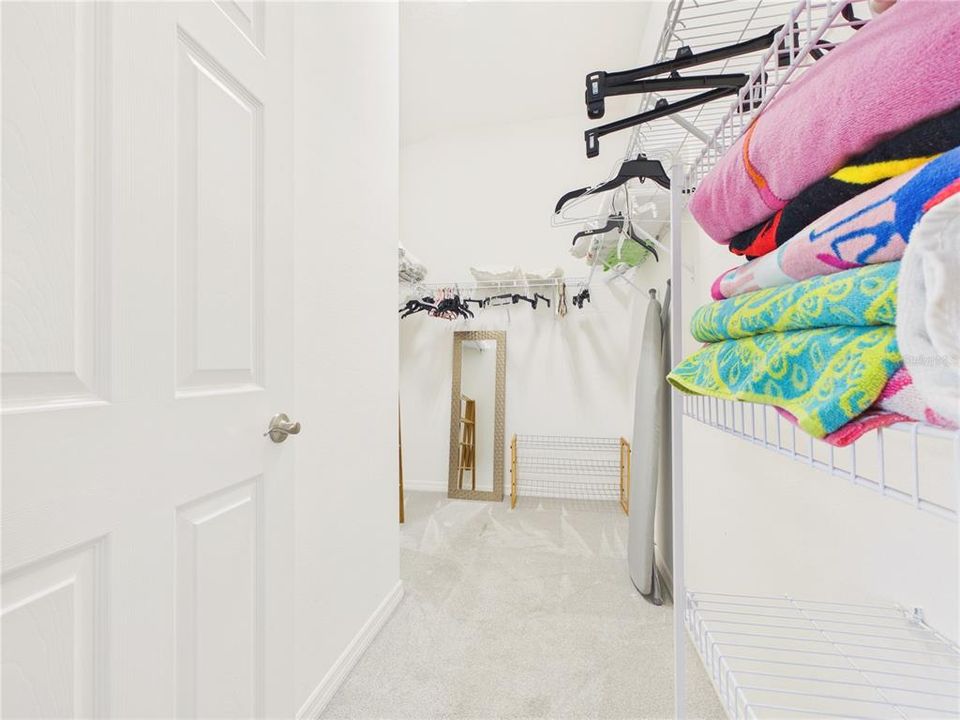 For Sale: $272,000 (2 beds, 2 baths, 1203 Square Feet)
