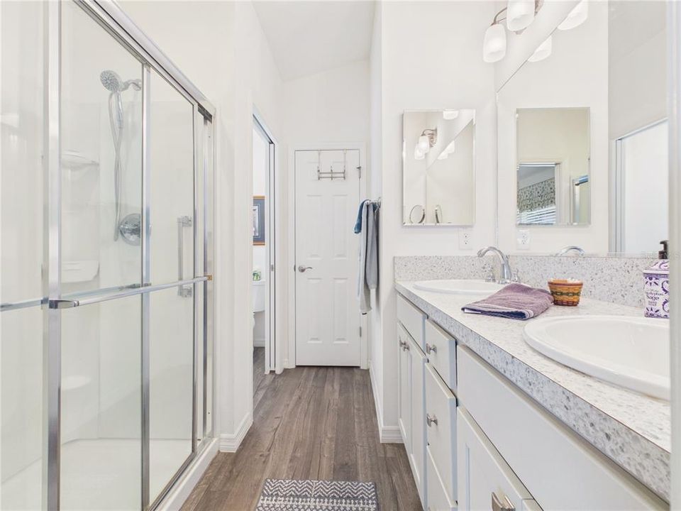 For Sale: $272,000 (2 beds, 2 baths, 1203 Square Feet)