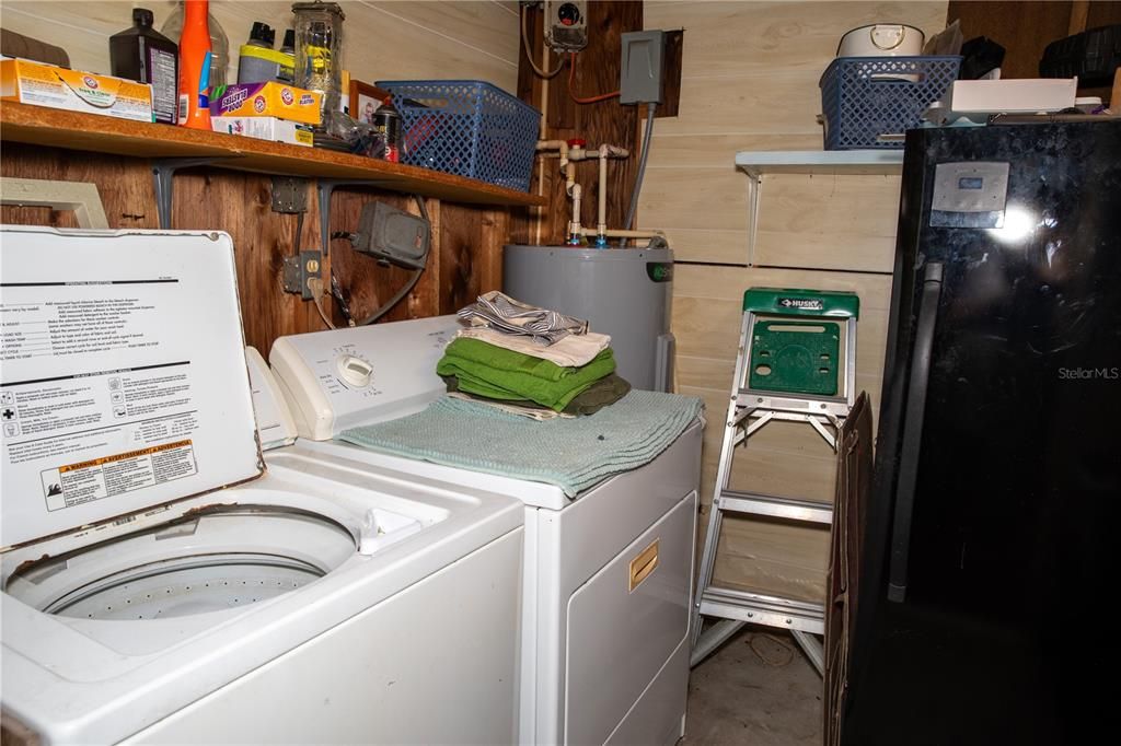На продажу: $185,000 (2 спален, 2 ванн, 931 Квадратных фут)