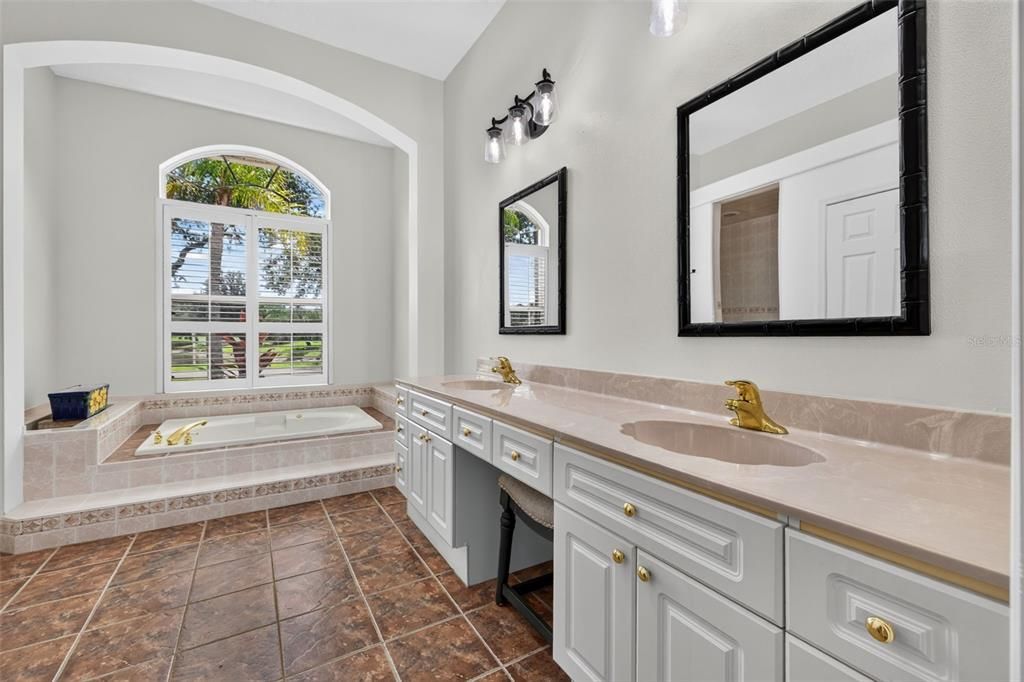 For Sale: $899,000 (5 beds, 4 baths, 3212 Square Feet)