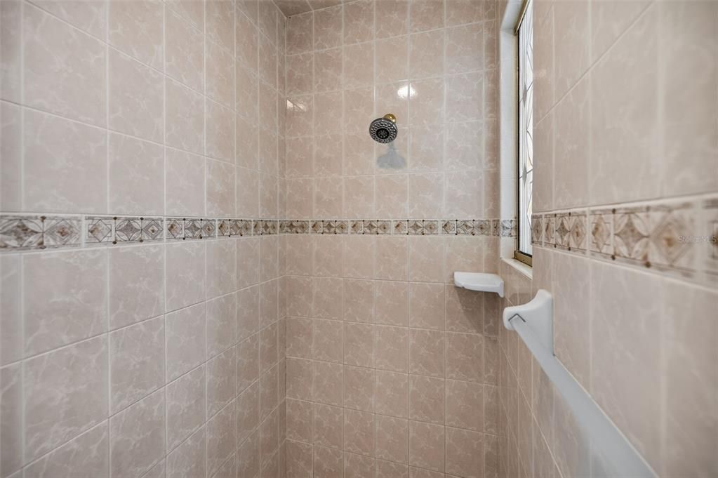 For Sale: $899,000 (5 beds, 4 baths, 3212 Square Feet)