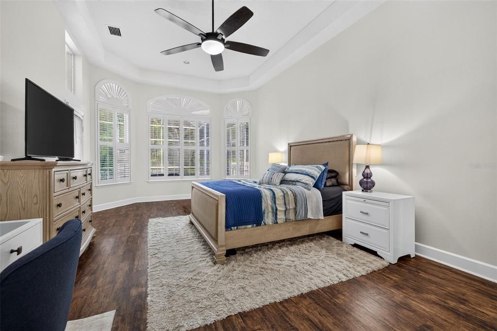 For Sale: $899,000 (5 beds, 4 baths, 3212 Square Feet)