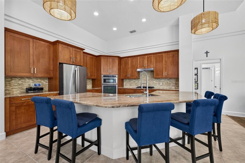 For Sale: $899,000 (5 beds, 4 baths, 3212 Square Feet)