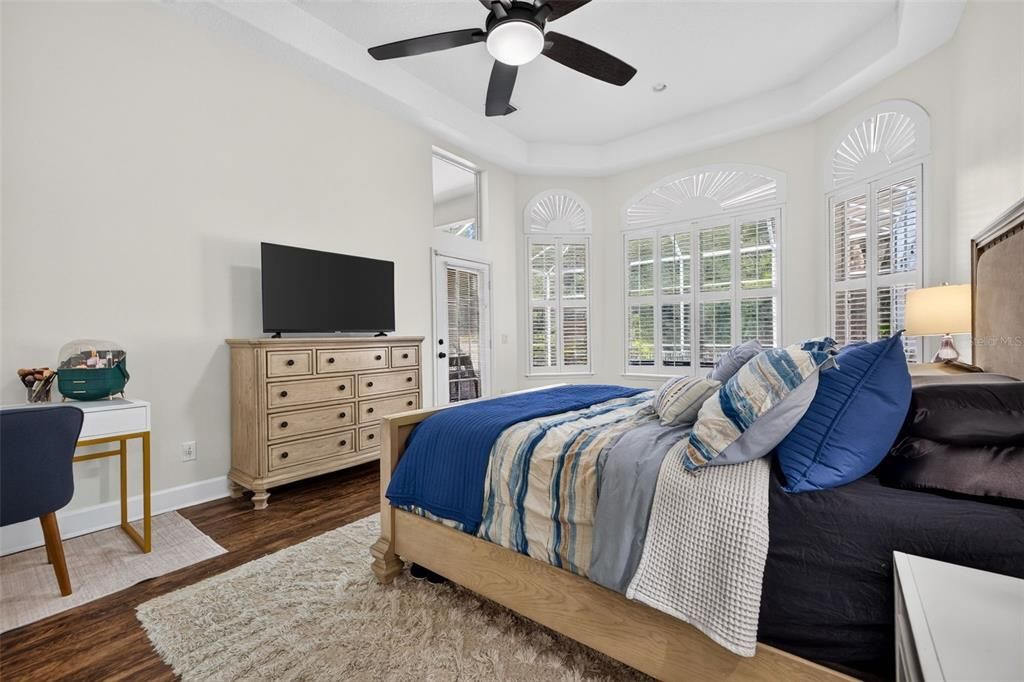 For Sale: $899,000 (5 beds, 4 baths, 3212 Square Feet)