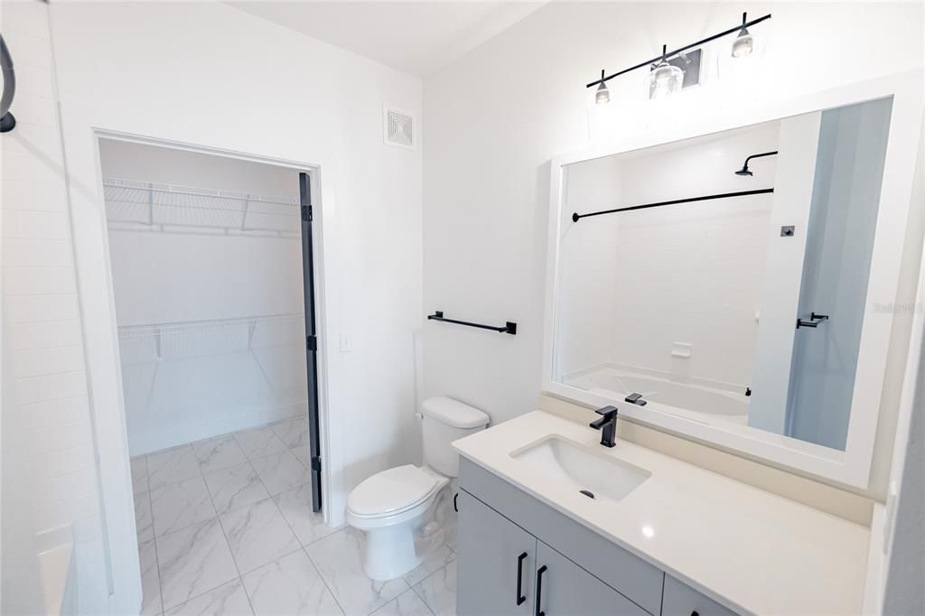 For Rent: $1,820 (1 beds, 1 baths, 684 Square Feet)