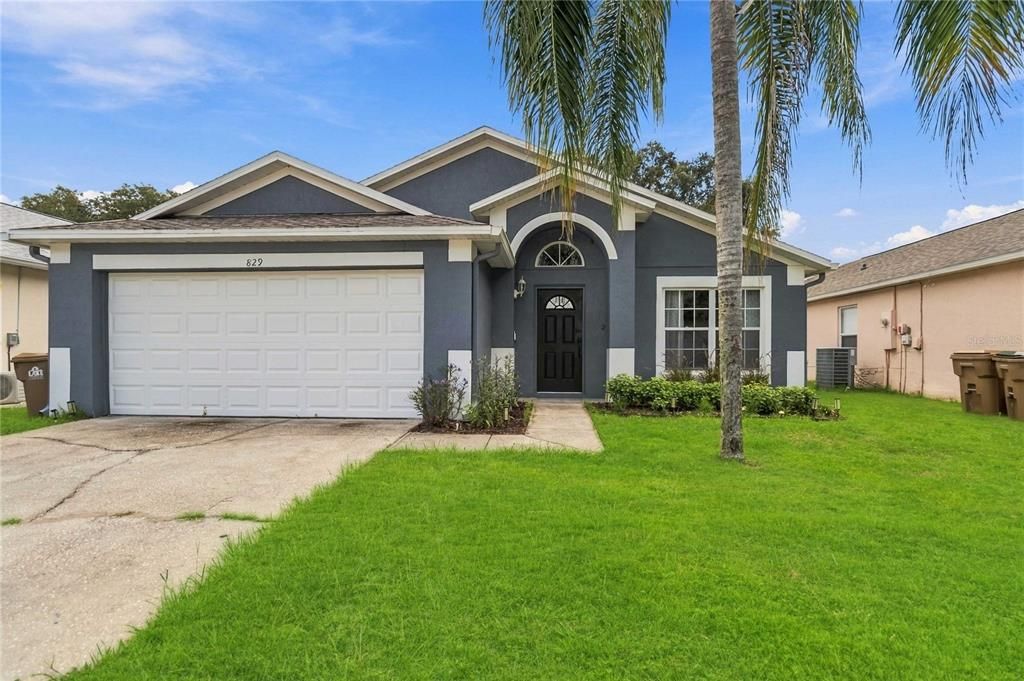 For Sale: $369,000 (5 beds, 2 baths, 1670 Square Feet)