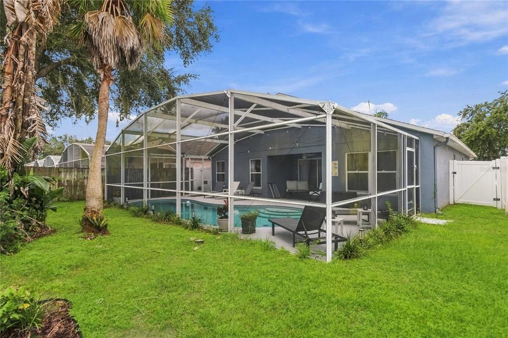 For Sale: $369,000 (5 beds, 2 baths, 1670 Square Feet)