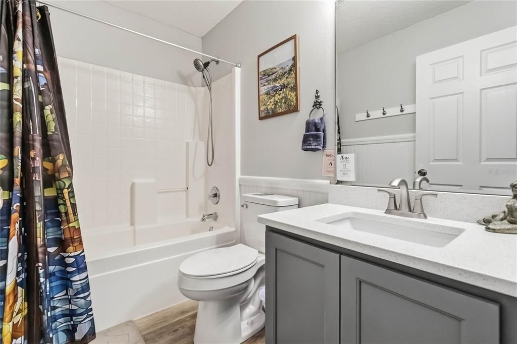For Sale: $369,000 (5 beds, 2 baths, 1670 Square Feet)