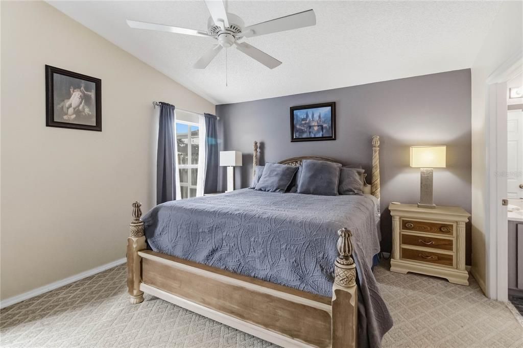 For Sale: $369,000 (5 beds, 2 baths, 1670 Square Feet)