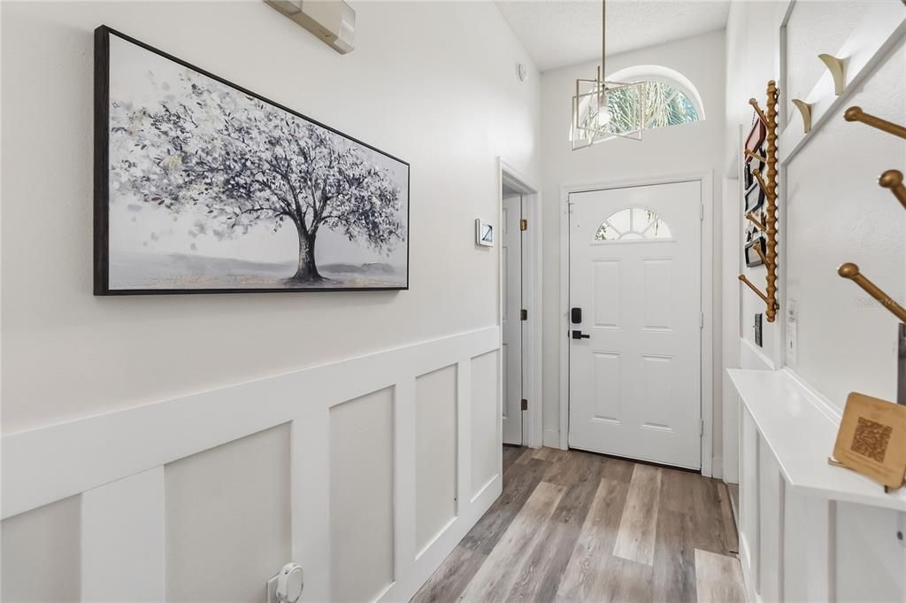 For Sale: $369,000 (5 beds, 2 baths, 1670 Square Feet)