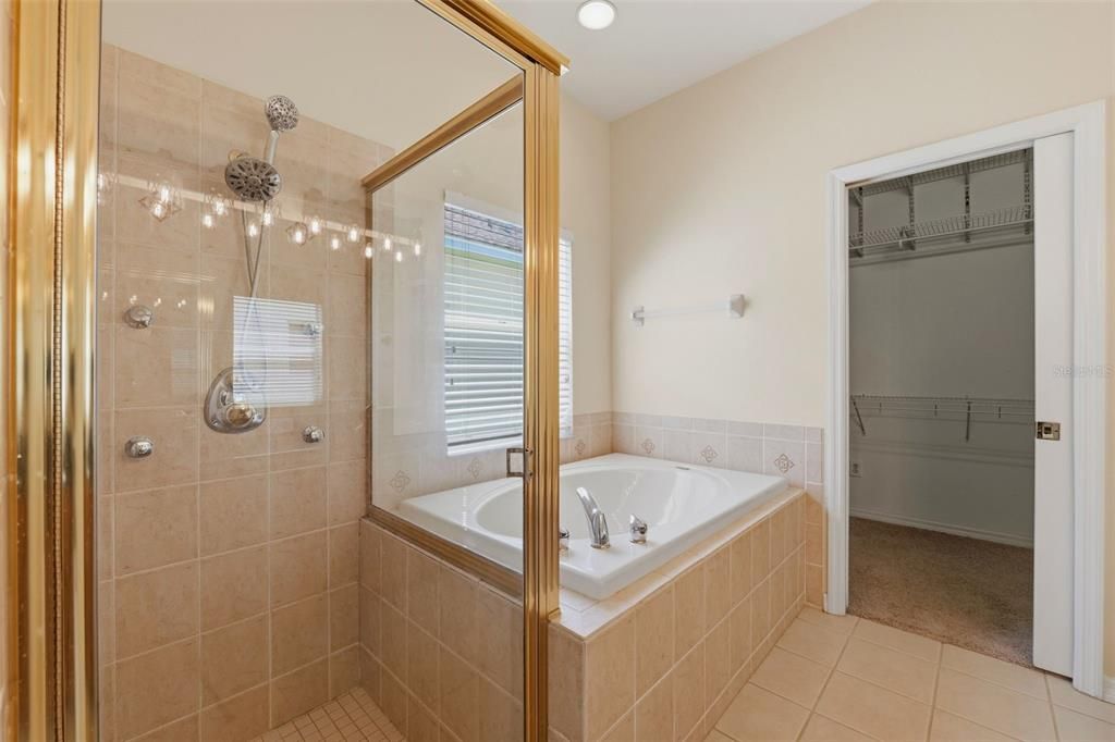 For Sale: $360,000 (3 beds, 2 baths, 1819 Square Feet)