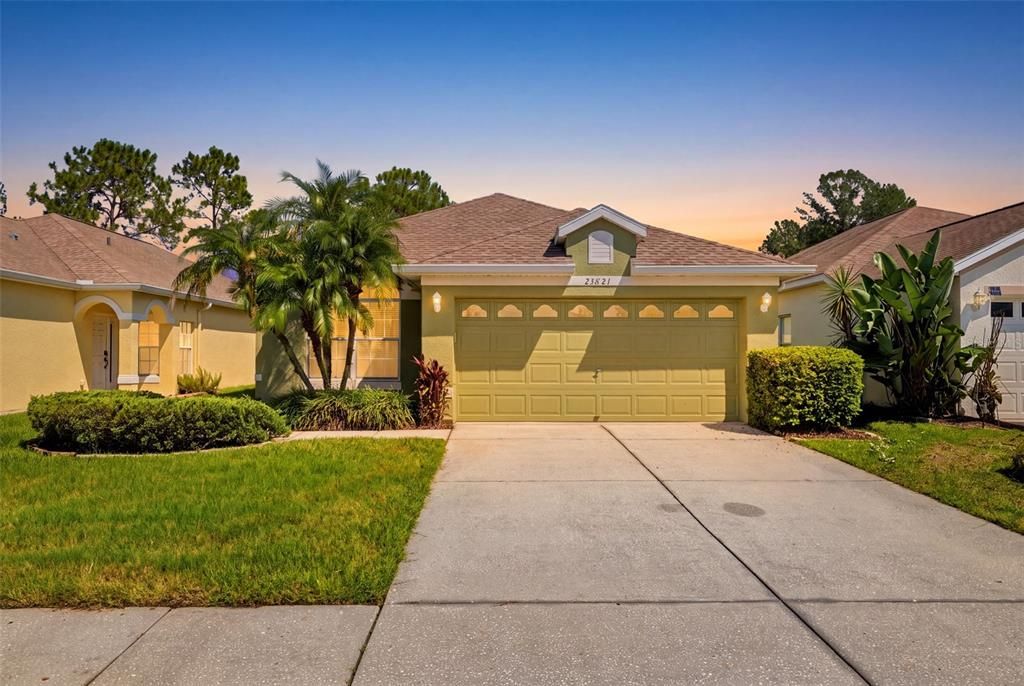 For Sale: $360,000 (3 beds, 2 baths, 1819 Square Feet)