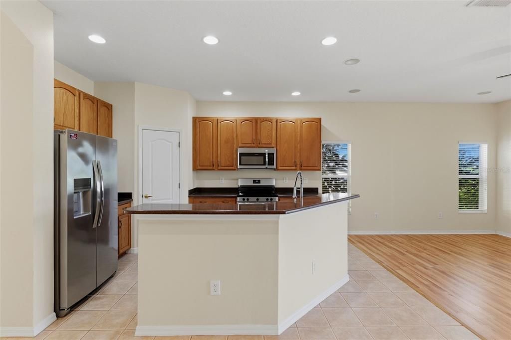 For Sale: $360,000 (3 beds, 2 baths, 1819 Square Feet)