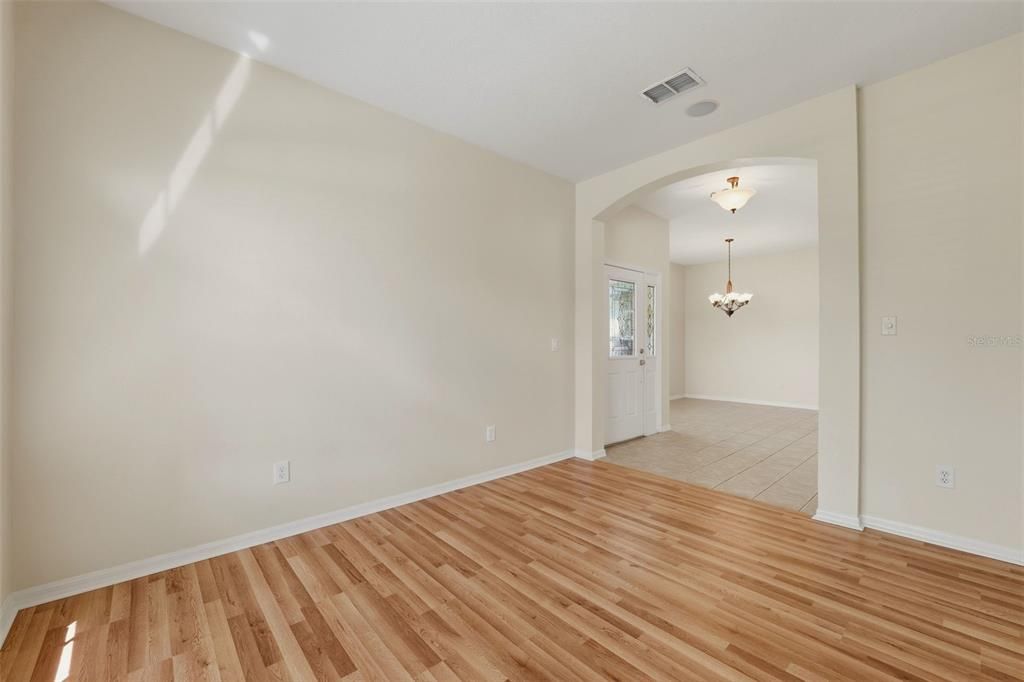 For Sale: $360,000 (3 beds, 2 baths, 1819 Square Feet)