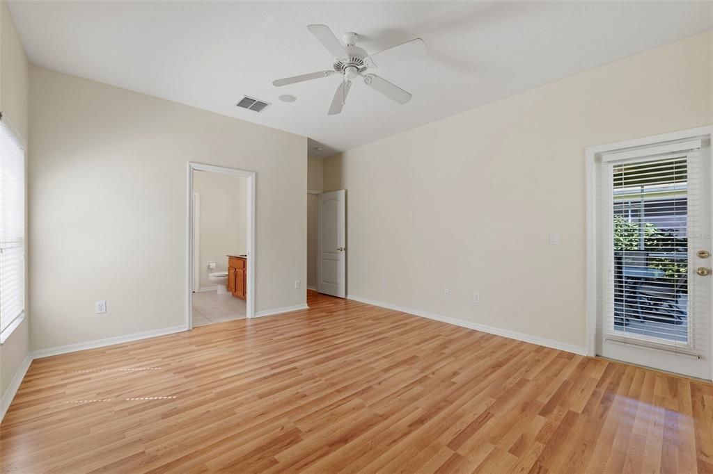 For Sale: $360,000 (3 beds, 2 baths, 1819 Square Feet)