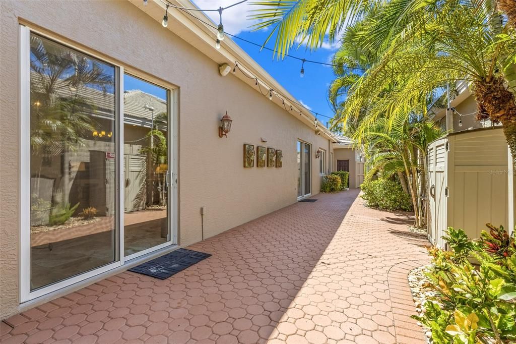 For Sale: $749,000 (3 beds, 2 baths, 2638 Square Feet)
