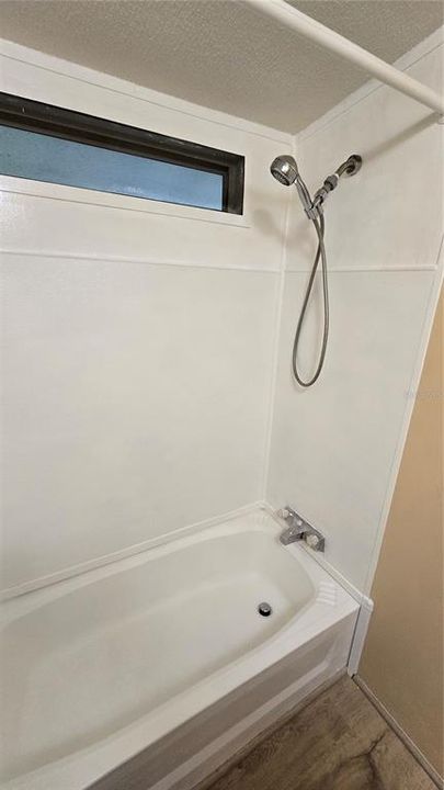 For Sale: $219,000 (3 beds, 2 baths, 960 Square Feet)