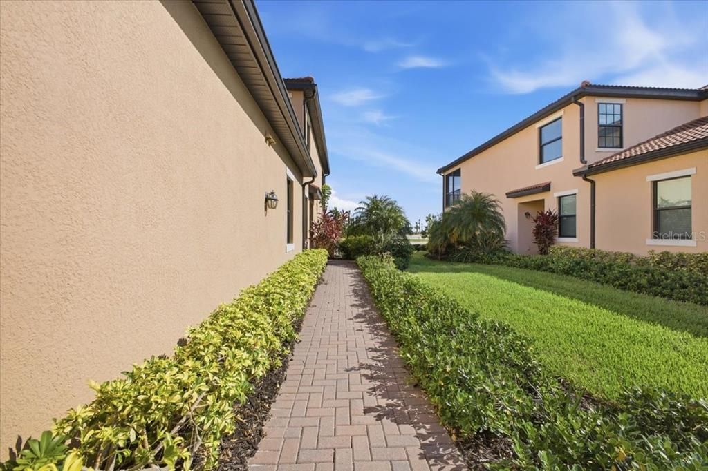 For Rent: $6,500 (3 beds, 2 baths, 1737 Square Feet)