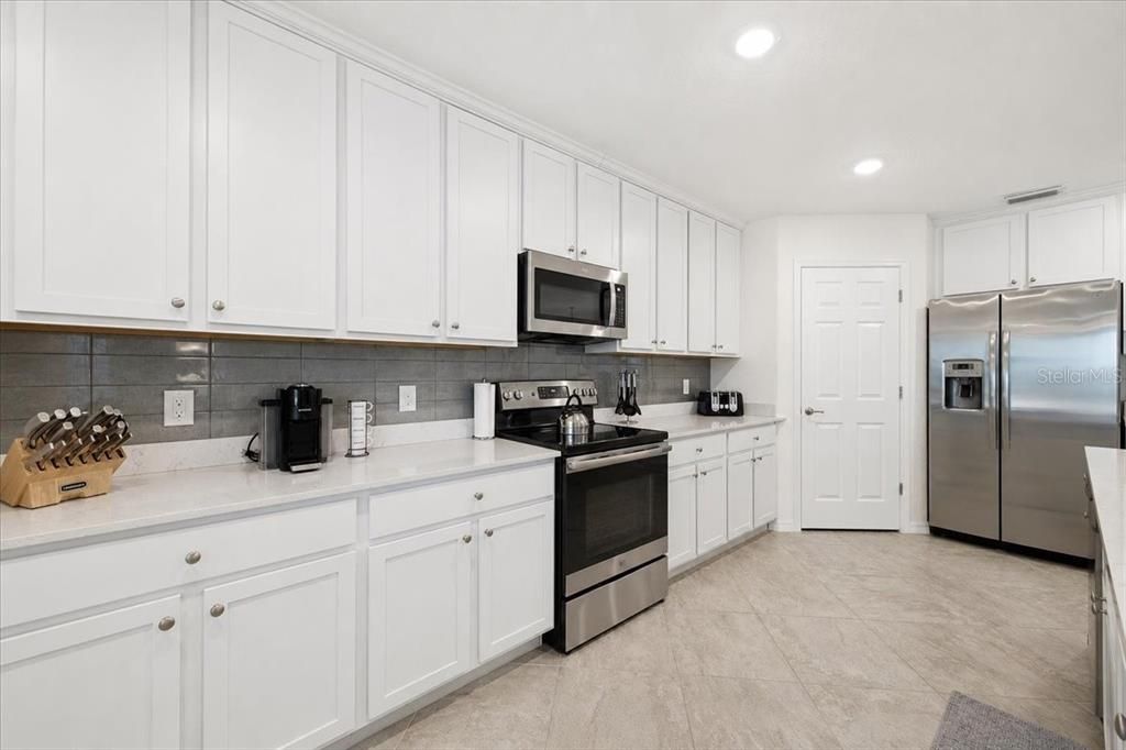 For Rent: $6,500 (3 beds, 2 baths, 1737 Square Feet)