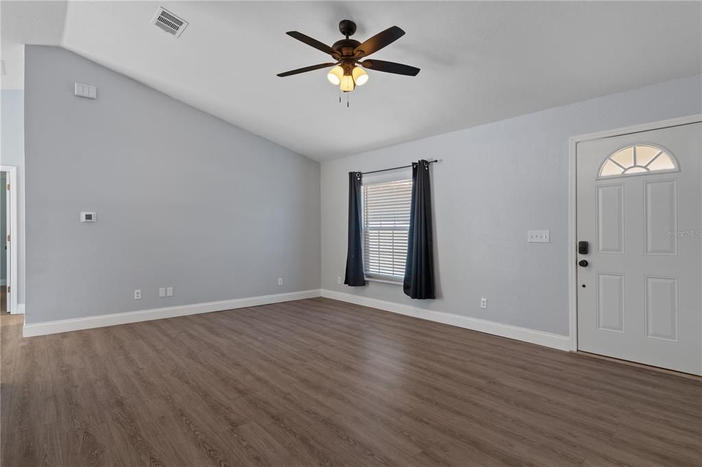 For Sale: $210,000 (3 beds, 2 baths, 1232 Square Feet)