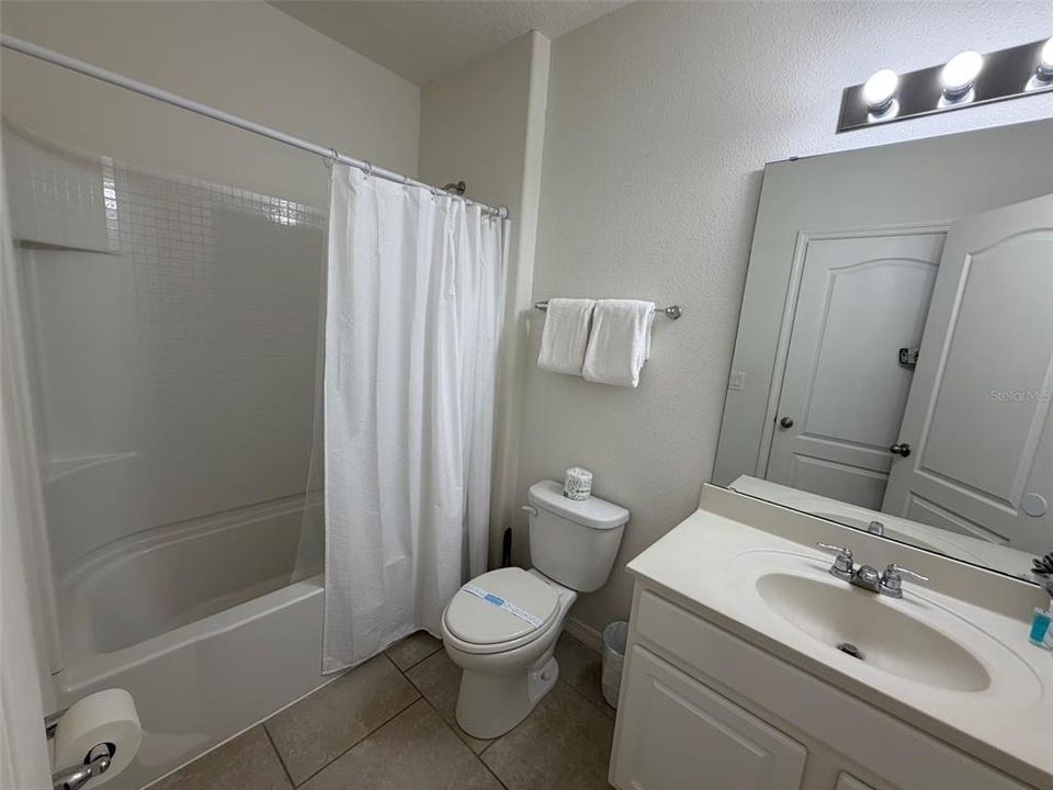 For Sale: $475,000 (5 beds, 5 baths, 2460 Square Feet)