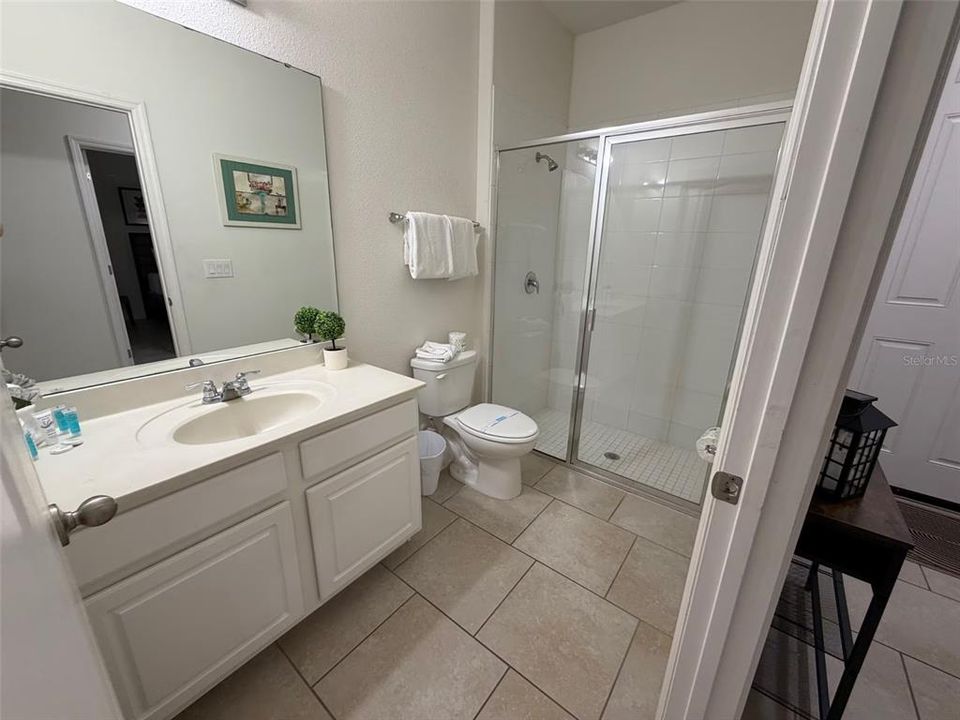 For Sale: $475,000 (5 beds, 5 baths, 2460 Square Feet)