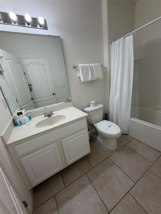 For Sale: $475,000 (5 beds, 5 baths, 2460 Square Feet)