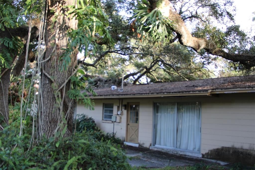 For Sale: $850,000 (3 beds, 2 baths, 1692 Square Feet)
