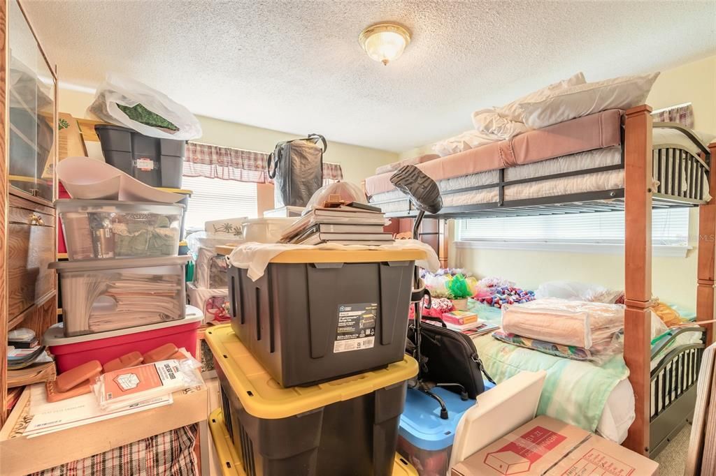 На продажу: $299,000 (4 спален, 2 ванн, 1632 Квадратных фут)