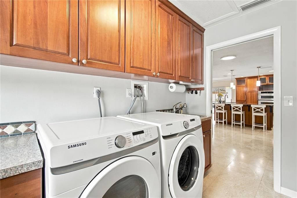En Venta: $649,900 (4 camas, 2 baños, 2178 Pies cuadrados)