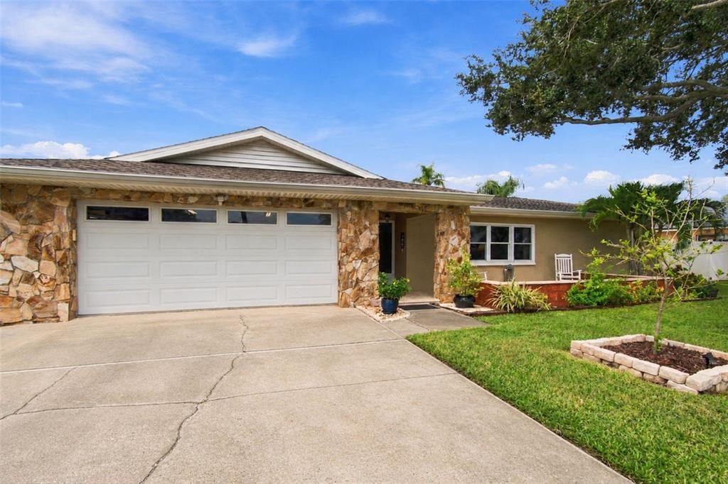En Venta: $649,900 (4 camas, 2 baños, 2178 Pies cuadrados)