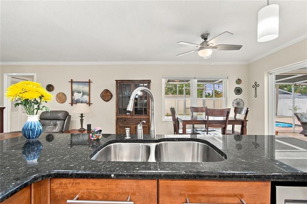 En Venta: $649,900 (4 camas, 2 baños, 2178 Pies cuadrados)