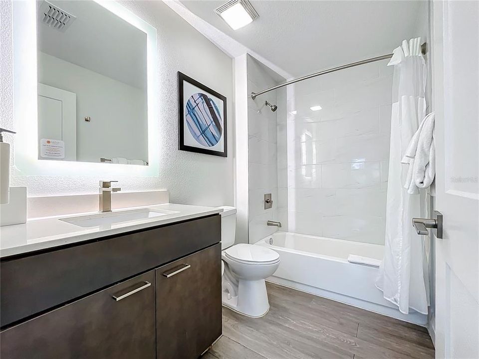 For Sale: $245,000 (3 beds, 3 baths, 1544 Square Feet)