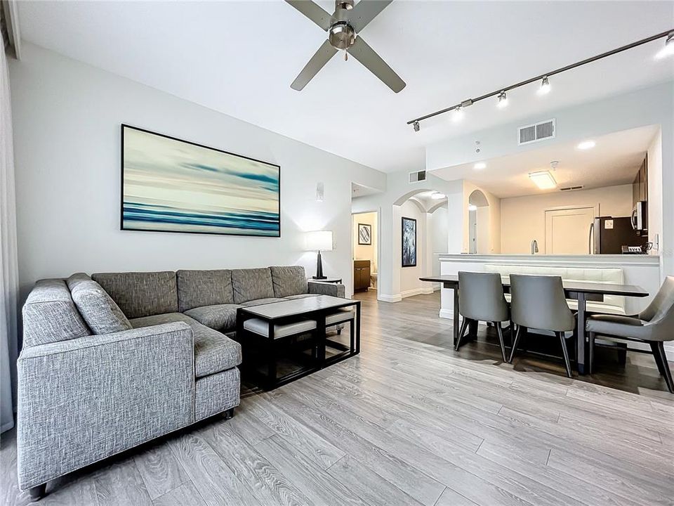 For Sale: $245,000 (3 beds, 3 baths, 1544 Square Feet)