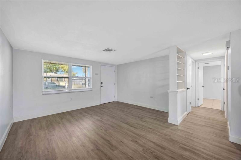 For Rent: $2,000 (3 beds, 3 baths, 1300 Square Feet)