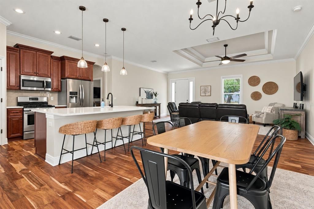 En Venta: $875,000 (4 camas, 2 baños, 2040 Pies cuadrados)
