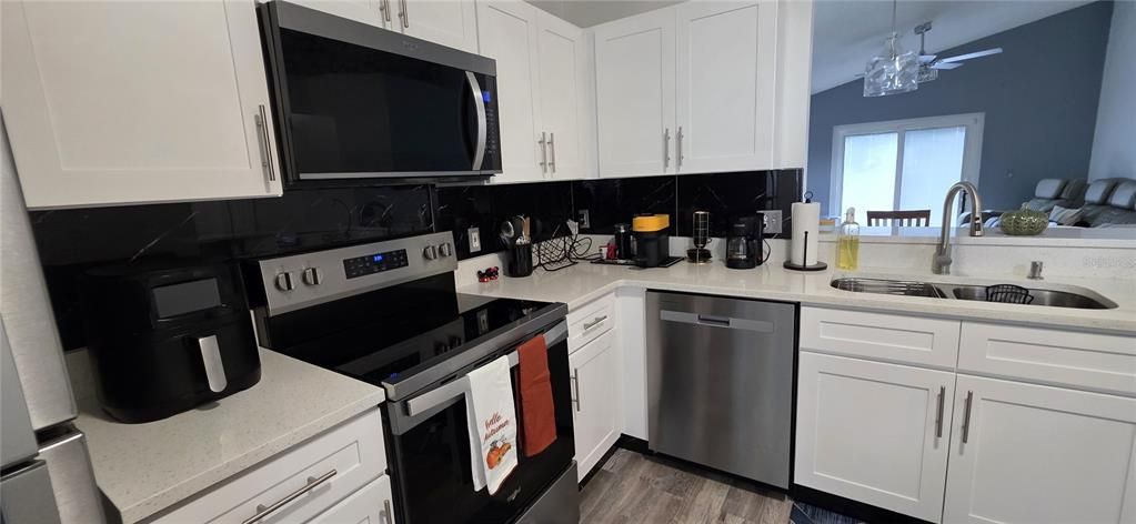 En Venta: $370,000 (3 camas, 2 baños, 1247 Pies cuadrados)