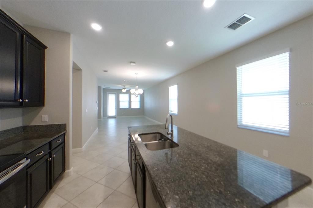 For Rent: $2,249 (3 beds, 2 baths, 1612 Square Feet)