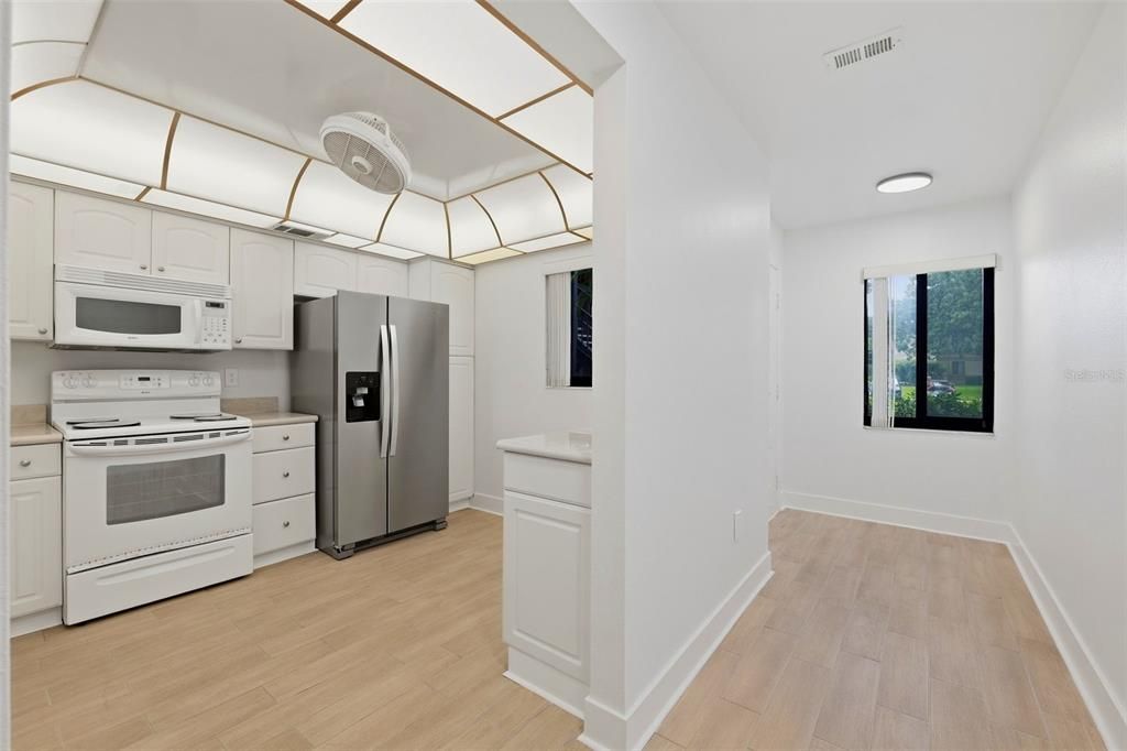 На продажу: $199,500 (2 спален, 2 ванн, 1075 Квадратных фут)