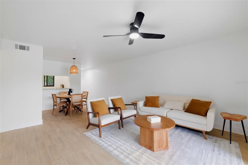 На продажу: $199,500 (2 спален, 2 ванн, 1075 Квадратных фут)