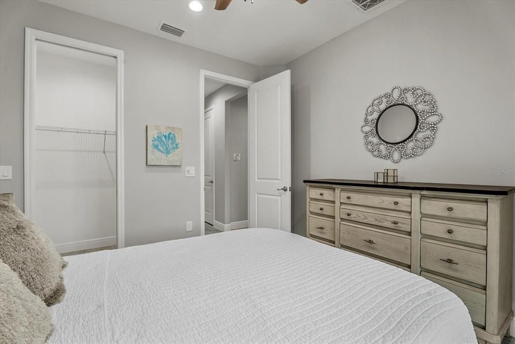 Active With Contract: $524,900 (3 beds, 2 baths, 1660 Square Feet)