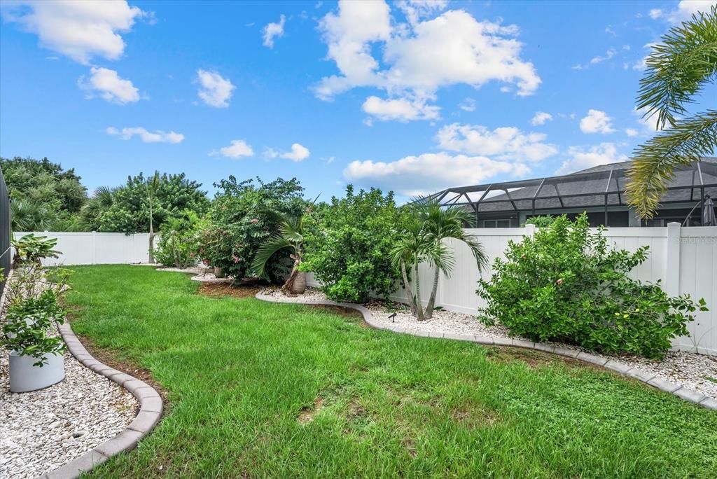 Active With Contract: $524,900 (3 beds, 2 baths, 1660 Square Feet)